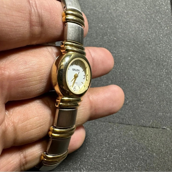 Gruen Ladies Quartz Watch White Dial Silver Gold Tone Watch Working new battery - Picture 5 of 9